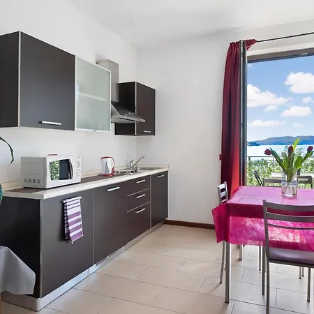 Isola Vista Апартаменты